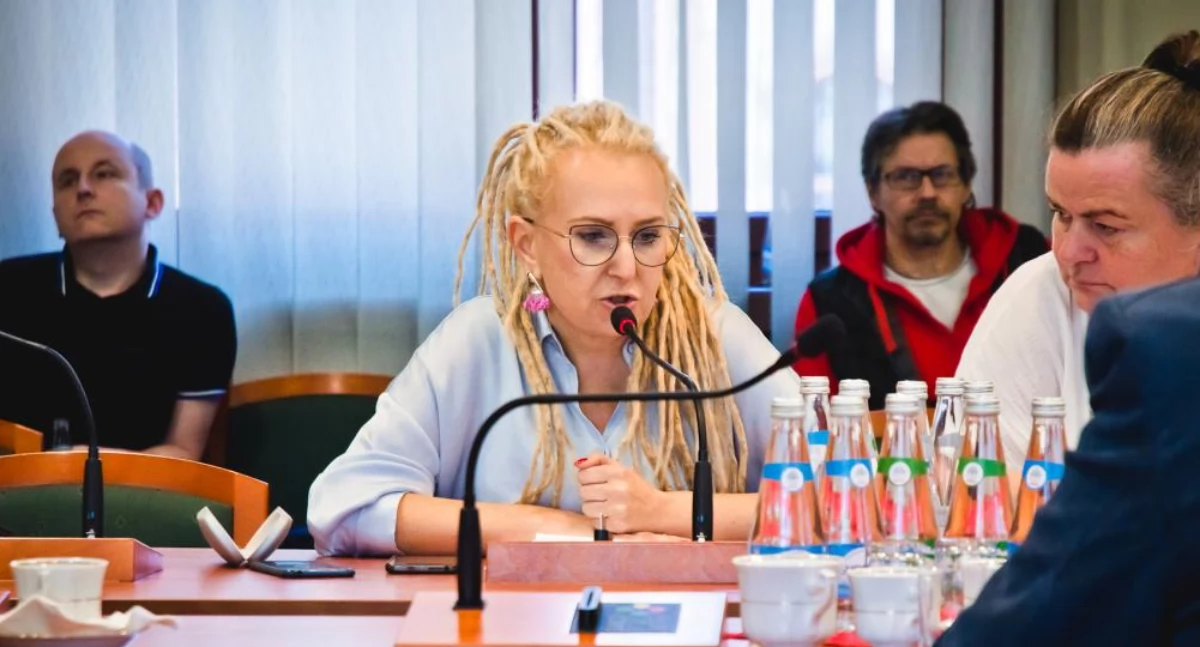 Radna krytycznie o pomysłach na zrównoważony transport w Legnicy