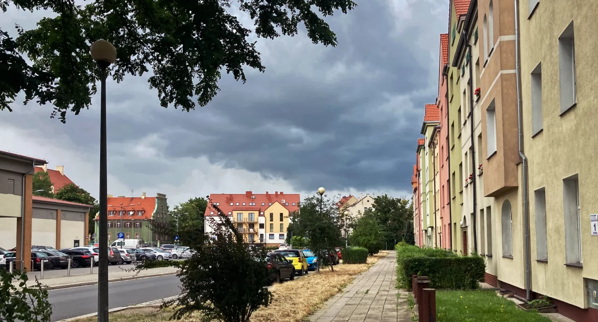 Burze nad miastem - ostrzeżenie meteo 