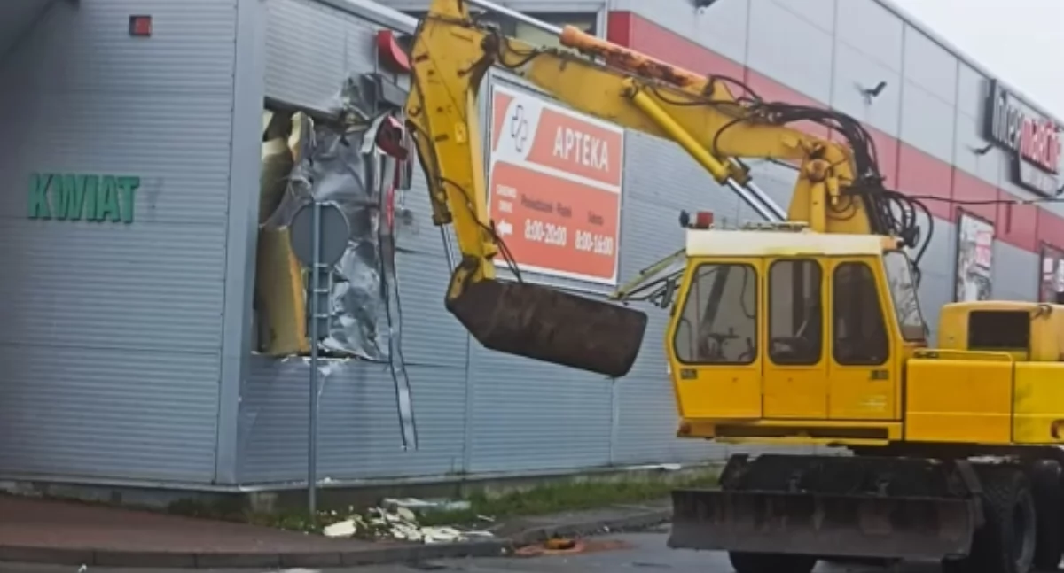 Legniczanin użył koparki do skoku na kantor walut. Jest akt oskarżenia