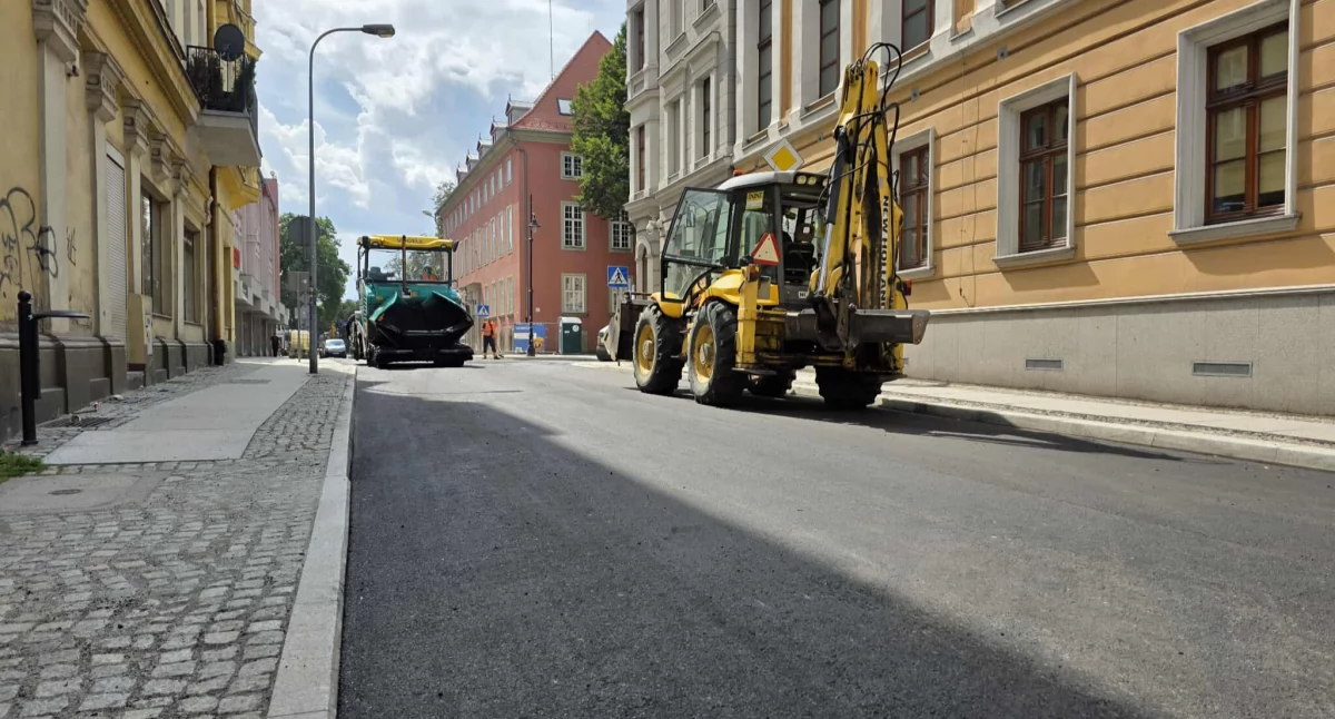 Remont Gwarnej i Złotoryjskiej dobiega końca (FOTO)