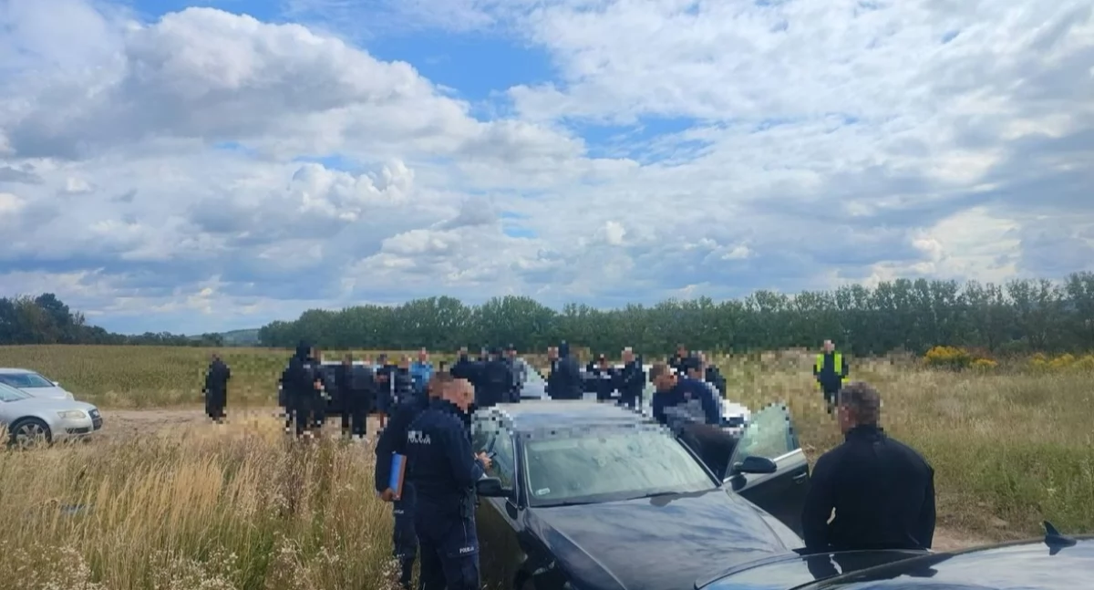 Policja zapobiegła ustawce. Kibole uciekali w popłochu przez pola