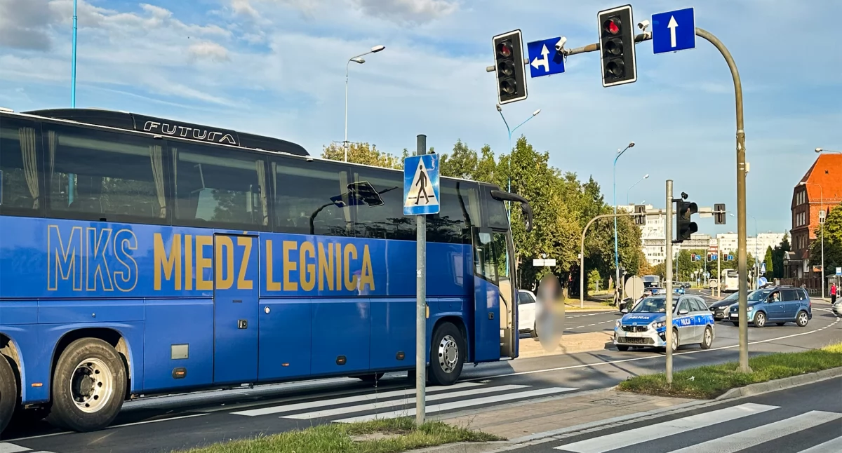 Wypadek - kierowca autobusu potrącił nastolatka przy Żołnierzy II Armii Wojska Polskiego (FOTO)