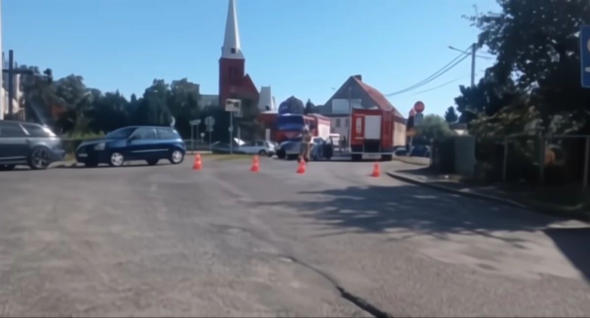 Czołowe zderzenie w Rzeszotarach. Jedna osoba w szpitalu 