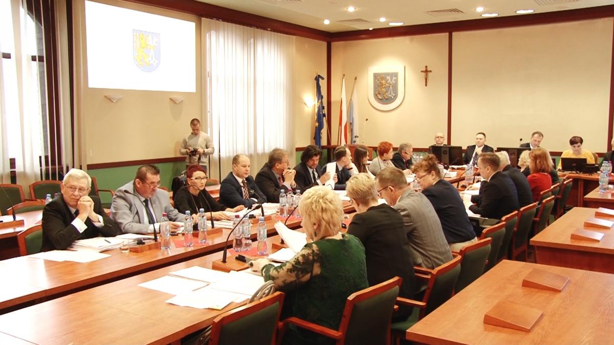 Budżet po liftingu. Nie ma pieniędzy na basen i promocję