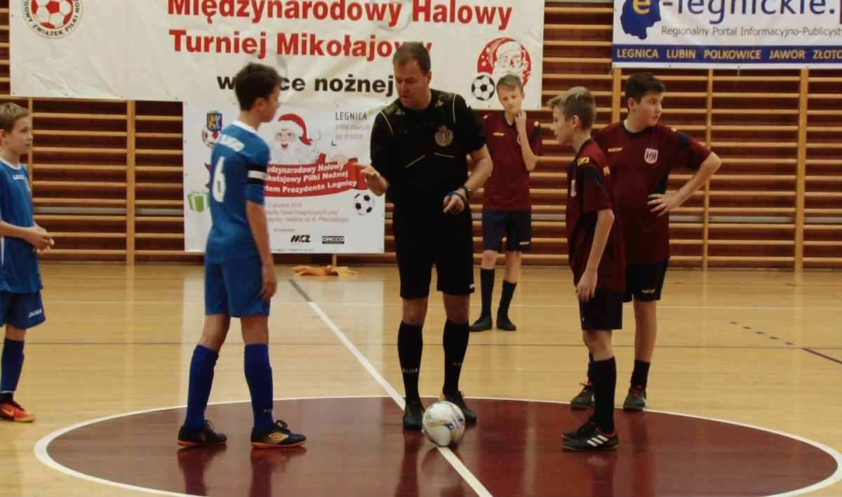 Miedź Legnica wygrywa Mikołajkowy Turniej