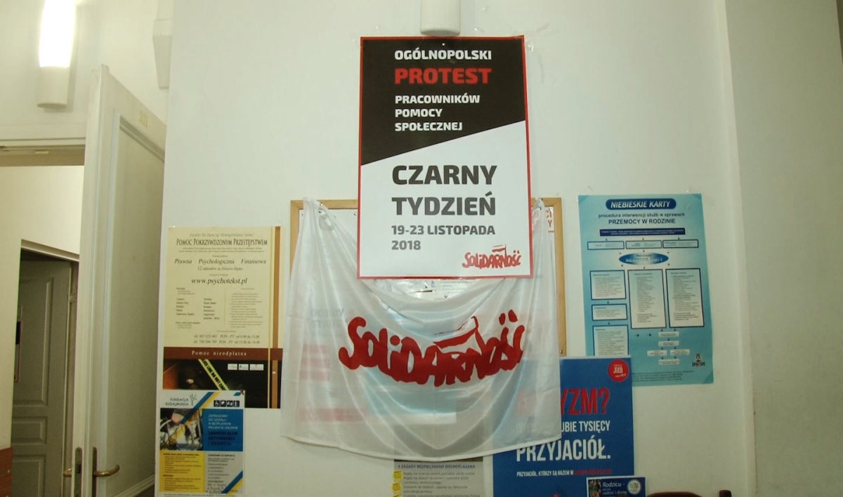 Protestują pracownicy Miejskiego Ośrodka Pomocy Społecznej