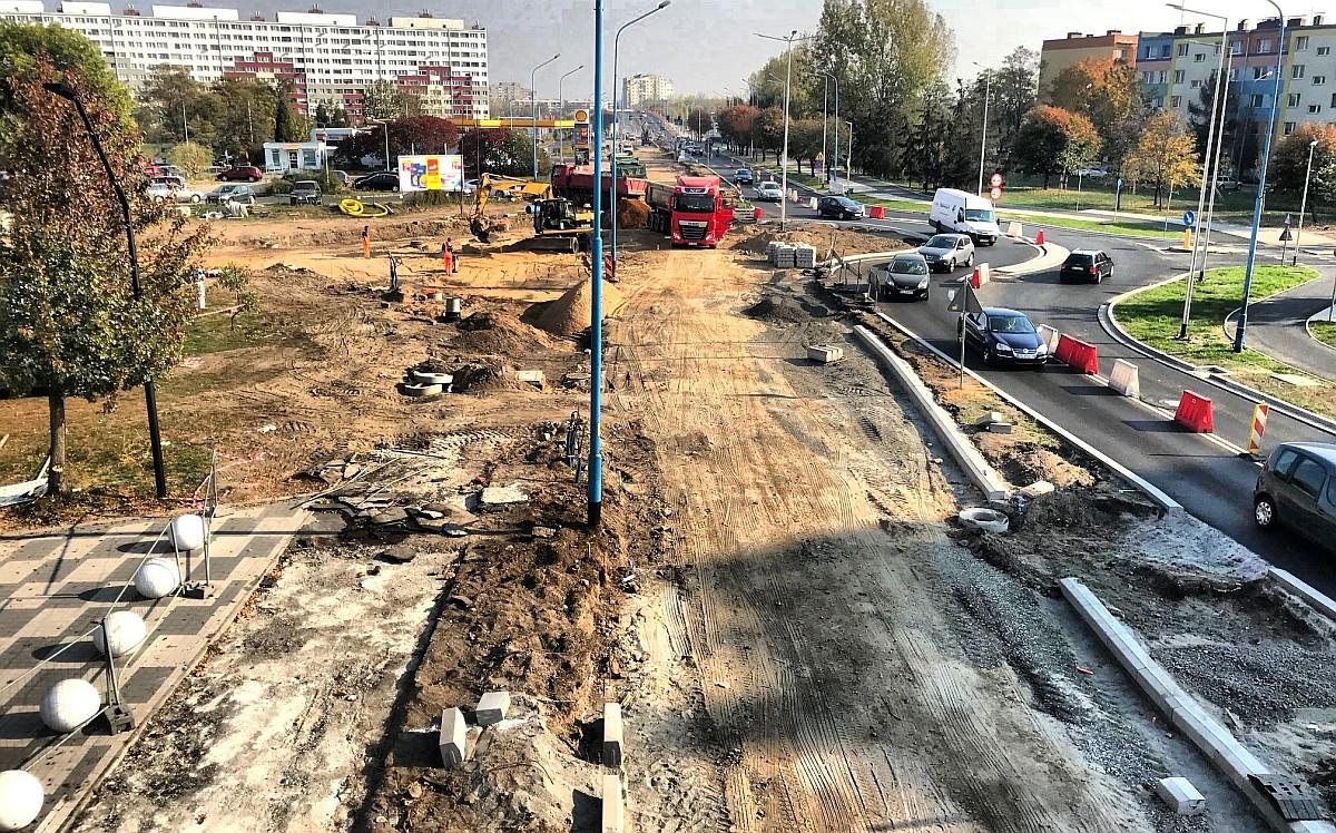 Poślizg na alei Piłsudskiego. Nikt nie wie, kiedy zakończą się prace
