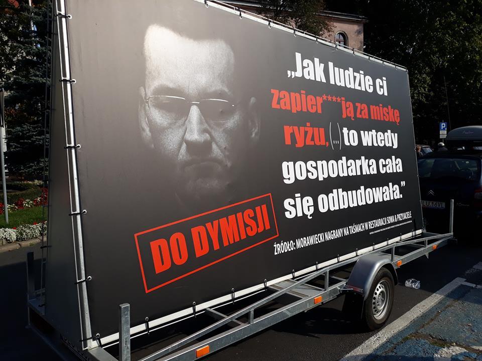 Konwój wstydu w Legnicy. „To prawdziwa twarz premiera Morawieckiego”