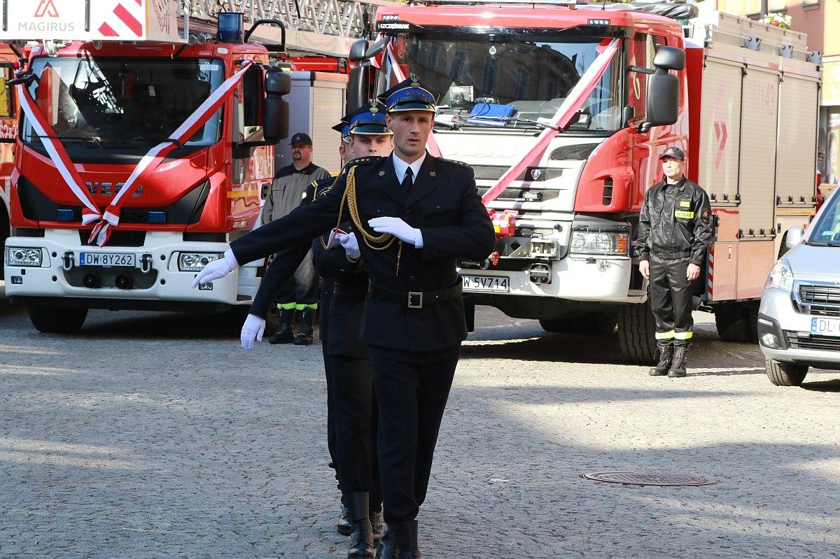 Strażacy z Legnicy mają wozy bojowe, jak spod igły