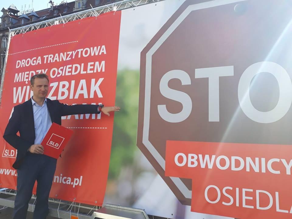 Huzarski uderza w Krzakowskiego. „Jaki smog, taki prezydent”