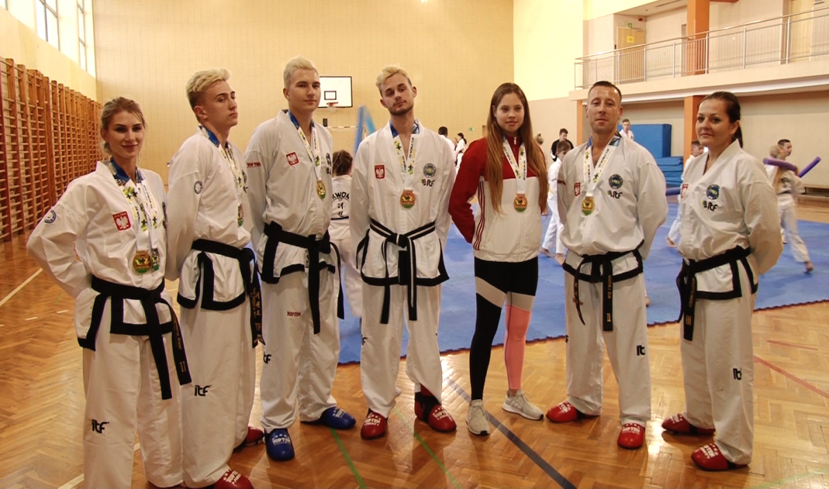 Worek medali legniczan z australijskiego Pucharu Świata w taekwondo