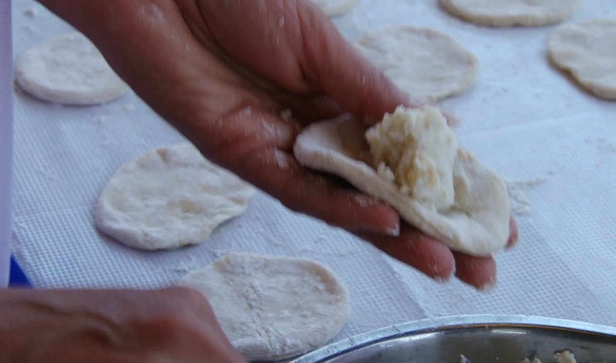 Mistrzyni w lepieniu pierogów to legniczanka 