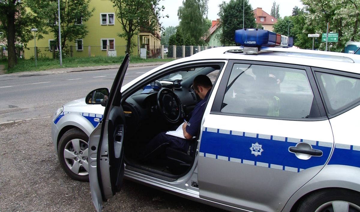  Policjantem być, czyli do odważnych świat należy 
