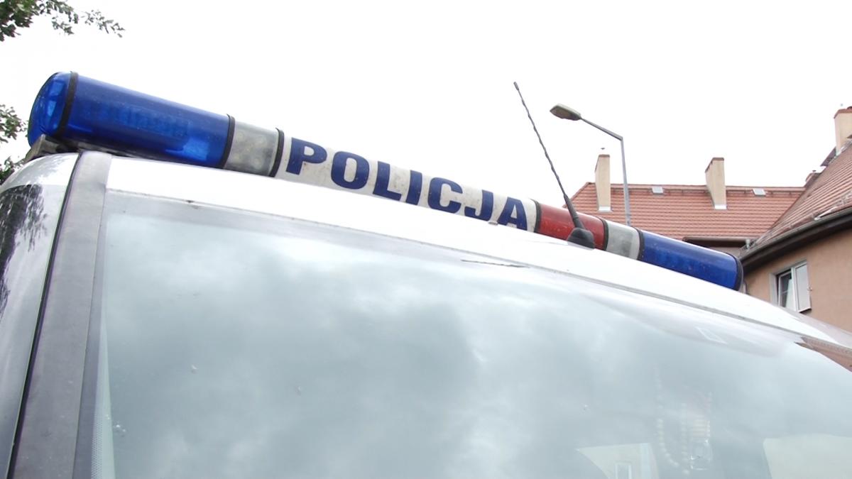 Policja odzyskała skradzione auto firmy kurierskiej z zawartością