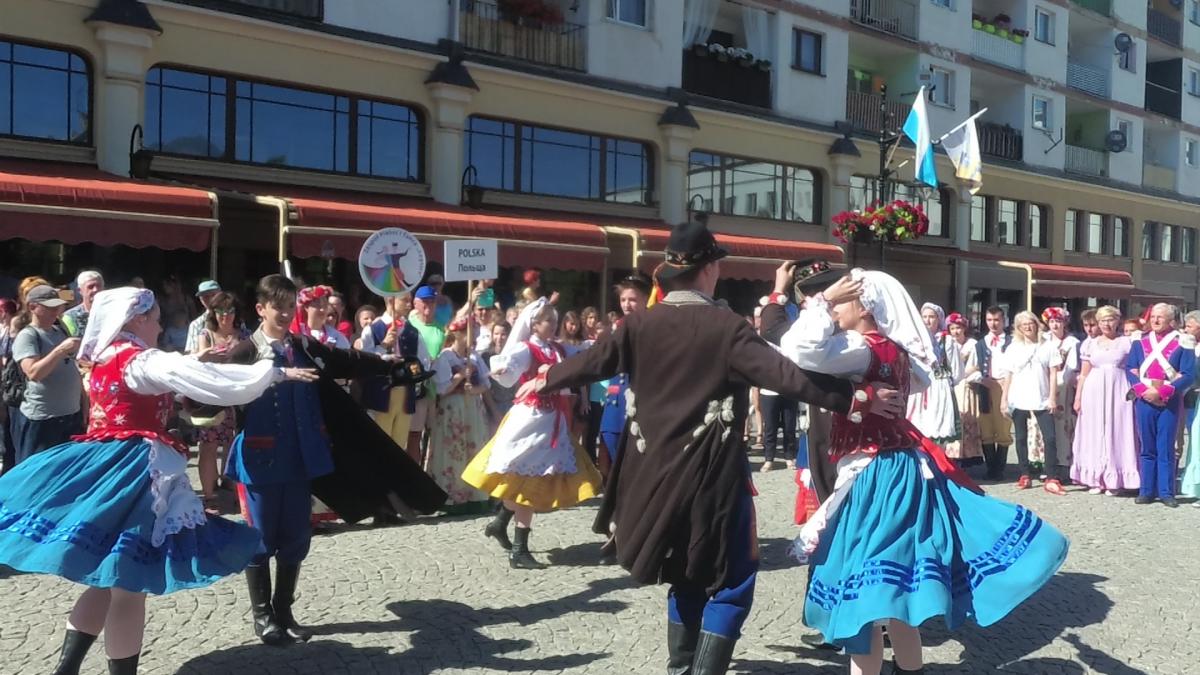 Roztańczony Świat pod Kyczerą pojawił się w centrum Legnicy