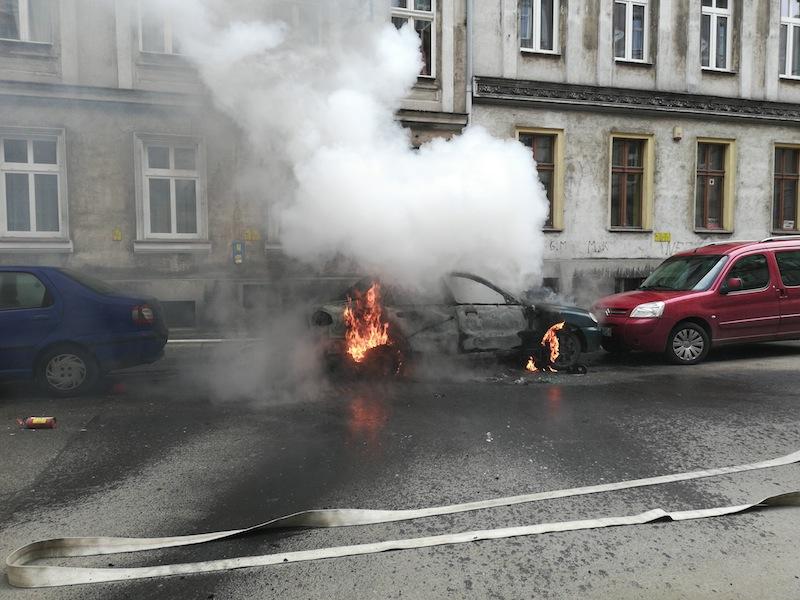 Pożar samochodu na Nowym Świecie