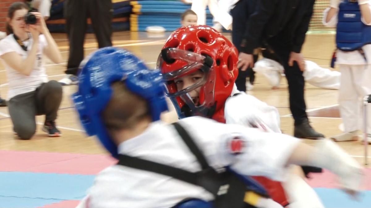12 medali karateków LKKS Knockdown Legnica