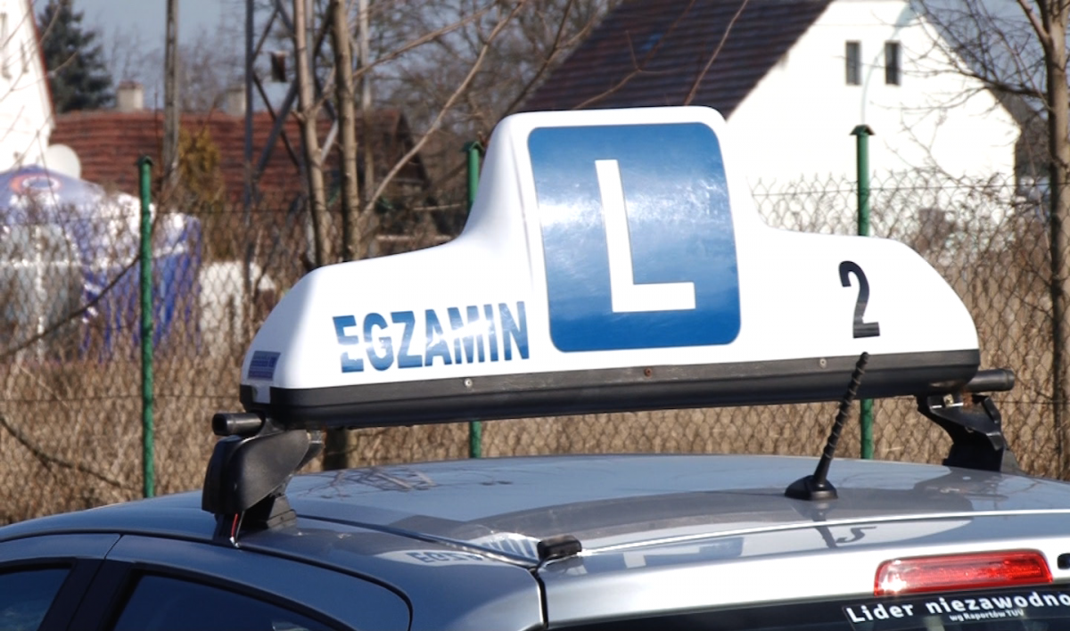  Znowu odsunięto nowe przepisy dla świeżych kierowców