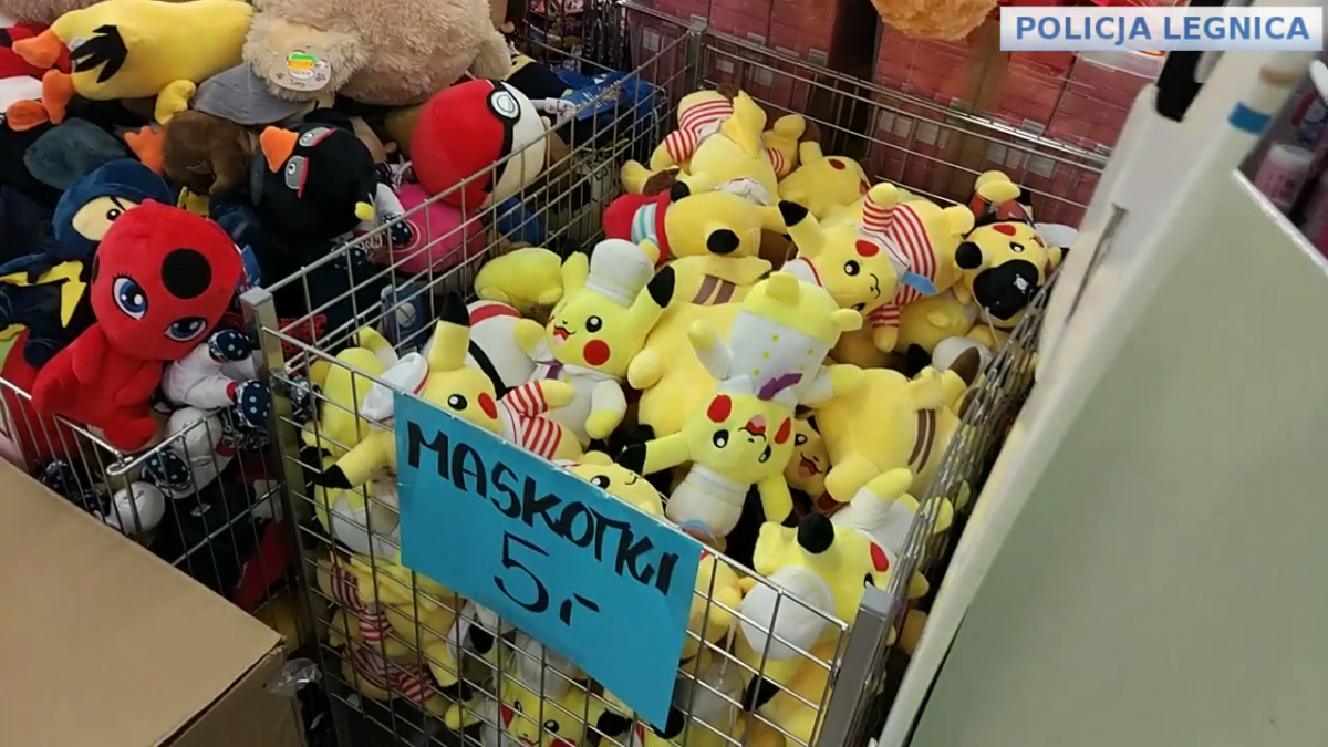 Policja wykryła podrabiane towary w legnickim markecie – mogli oszukać wielu legniczan