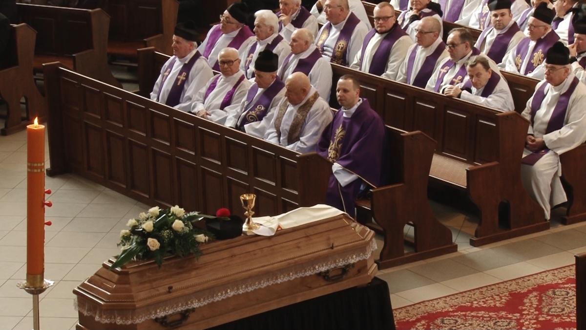 Tłumy na pogrzebie ks. prałata Aleksandra Stankiewicza!