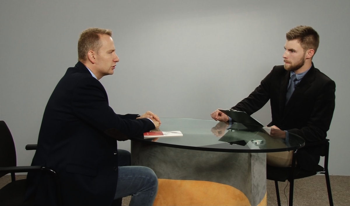 W Otwarte Karty: Ustawa dezubekizacyjna- sprawiedliwa, czy nie? Rozmowa z Michałem Huzarskim!