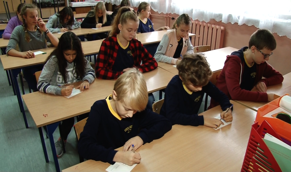 Zasypią powstańców listami!