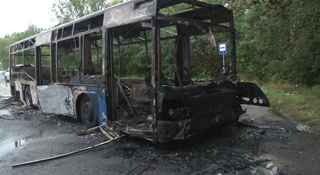 Autobus spalił się na Szczytnickiej