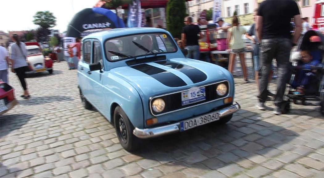 Ponad 200 pojazdów sprzed lat w Chojnowie 