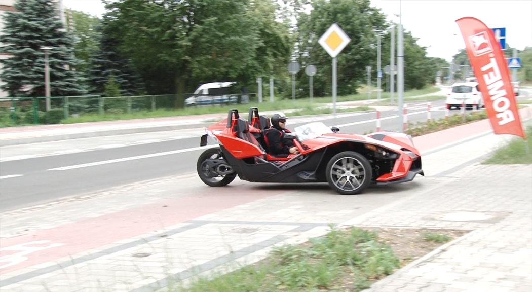 Batmobil jeździ po Legnicy? Sprawdzaliśmy, czym jest tajemniczy pojazd!