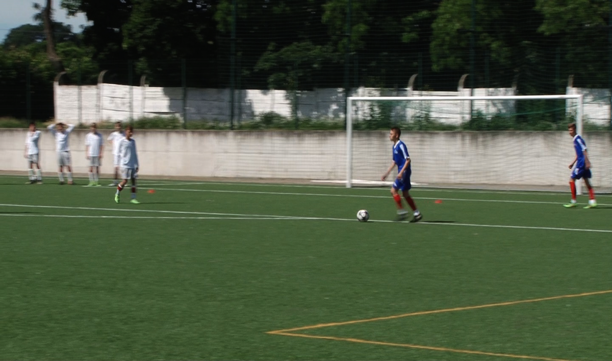 Zmagali się w footballu na boiskach 