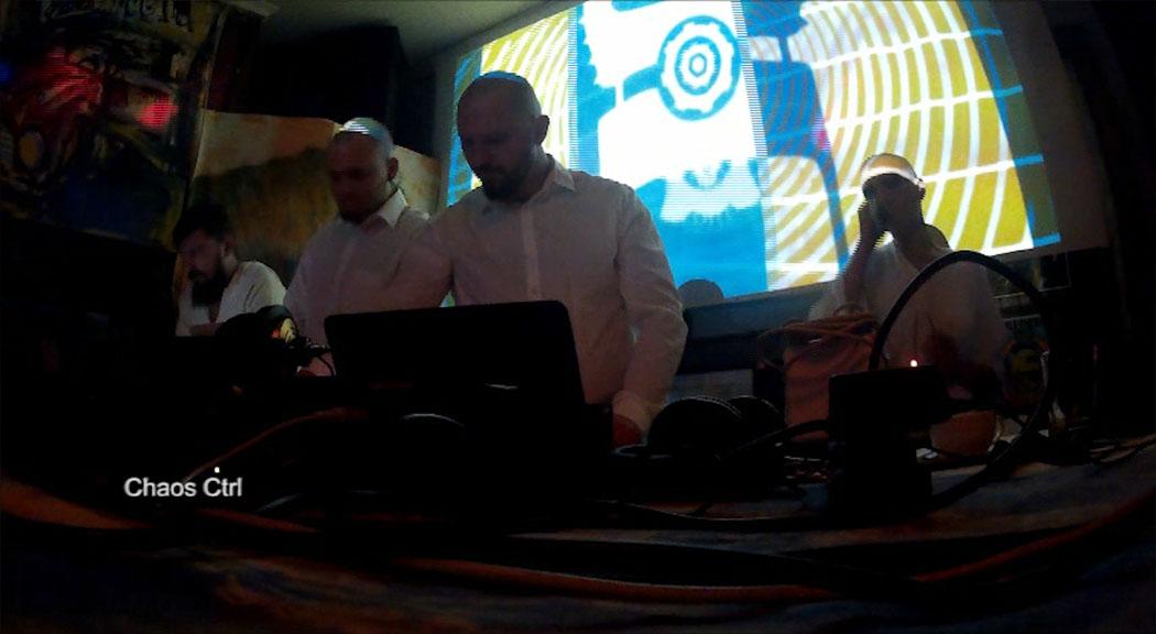 Chaos na scenie Caffe Modjeska!