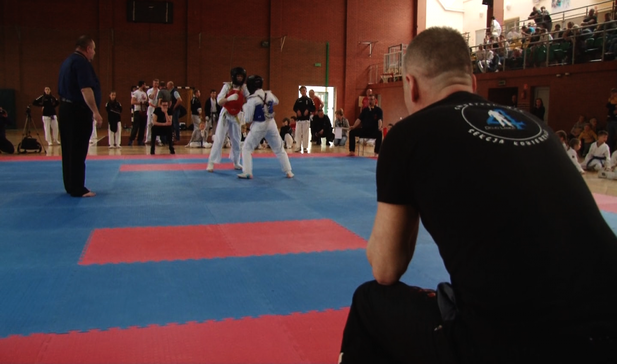 Legniczanie zadebiutowali na ogólnopolskich zawodach karate