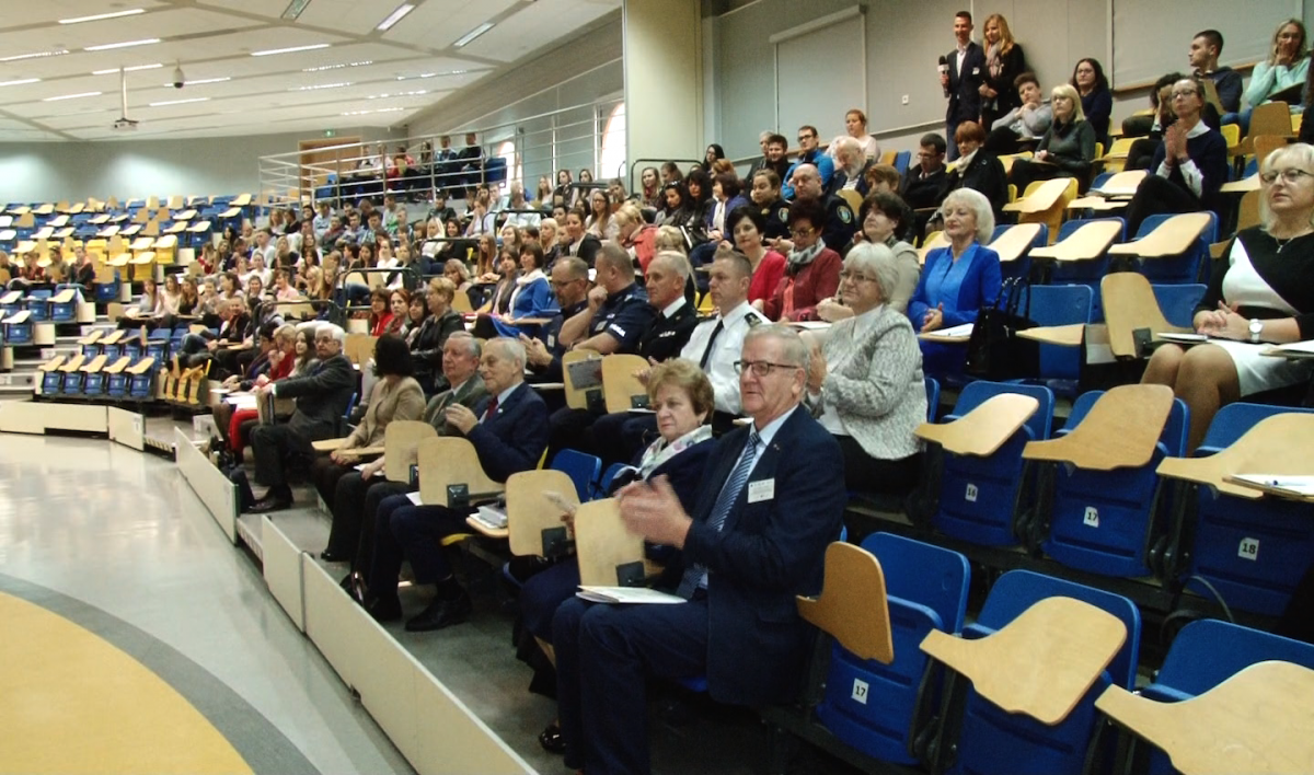 Konferencja dotycząca zdrowia oraz bezpieczeństwa dzieci i młodzieży odbyła się w legnickiej PWSZ