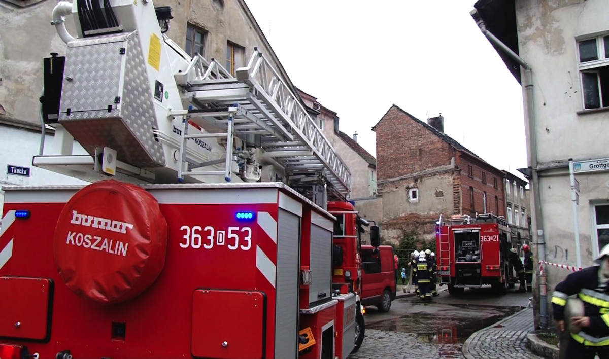 Pożar w dwukondygnacyjnym budynku w Chojnowie