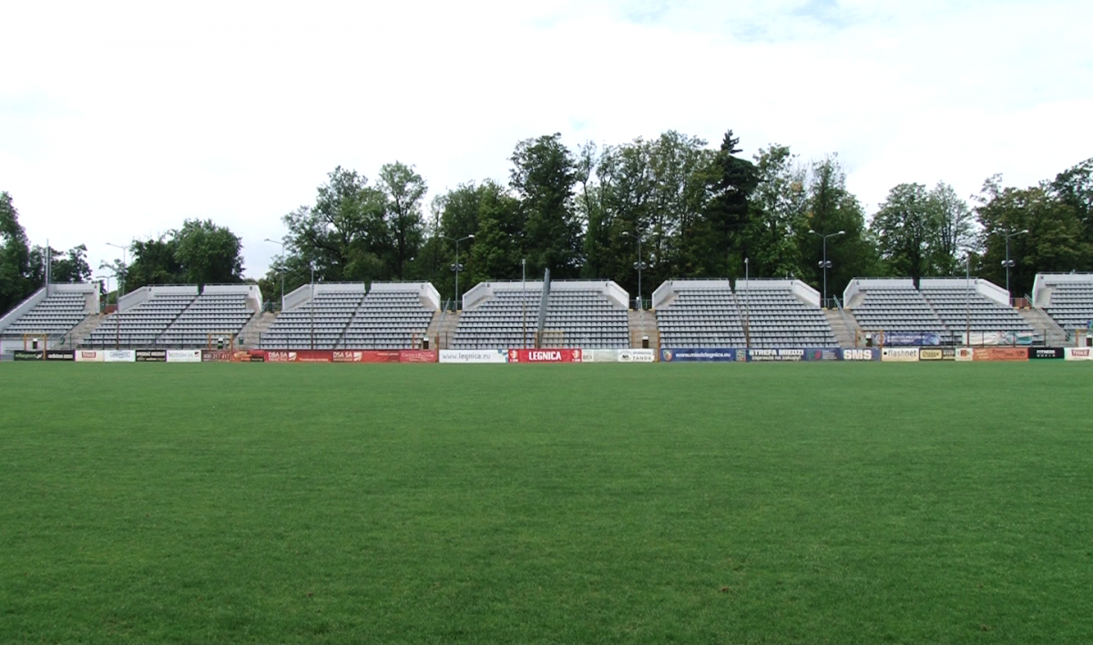  Zadaszą stadion, podgrzeją murawę 