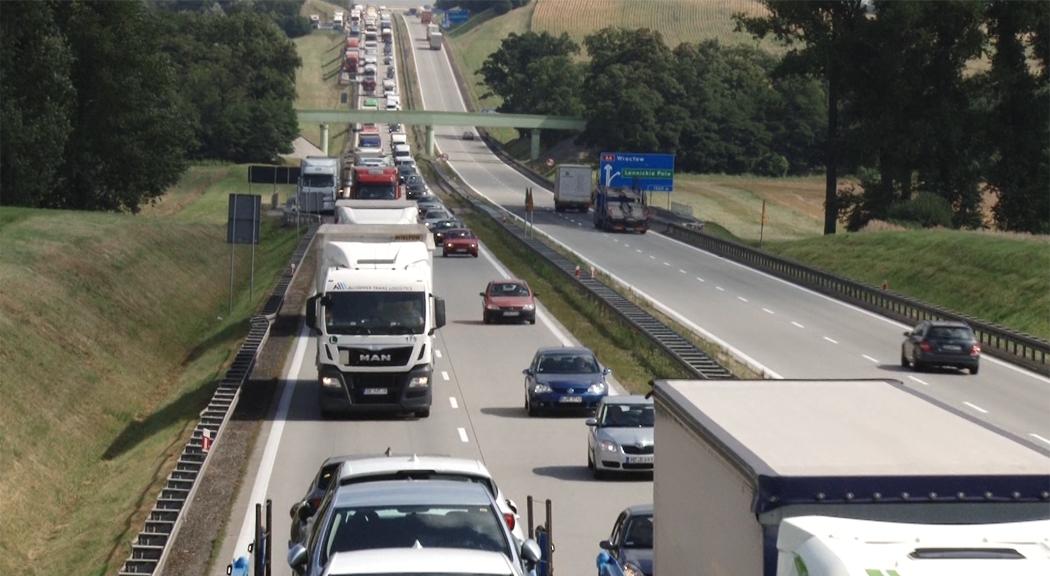 Autostrada zablokowana i utrudnienia w mieście