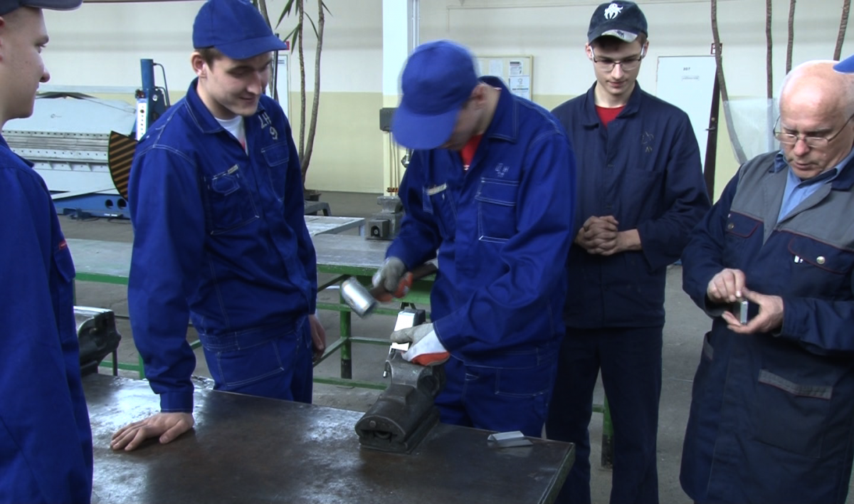 By się uczyć w zawodówce, trzeba mieć umowę o pracę