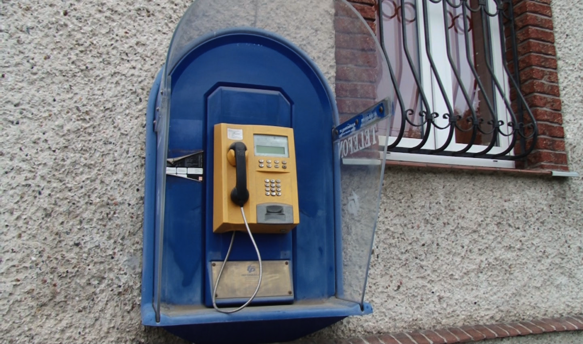 Budki telefoniczne wyprowadziły się z Legnicy