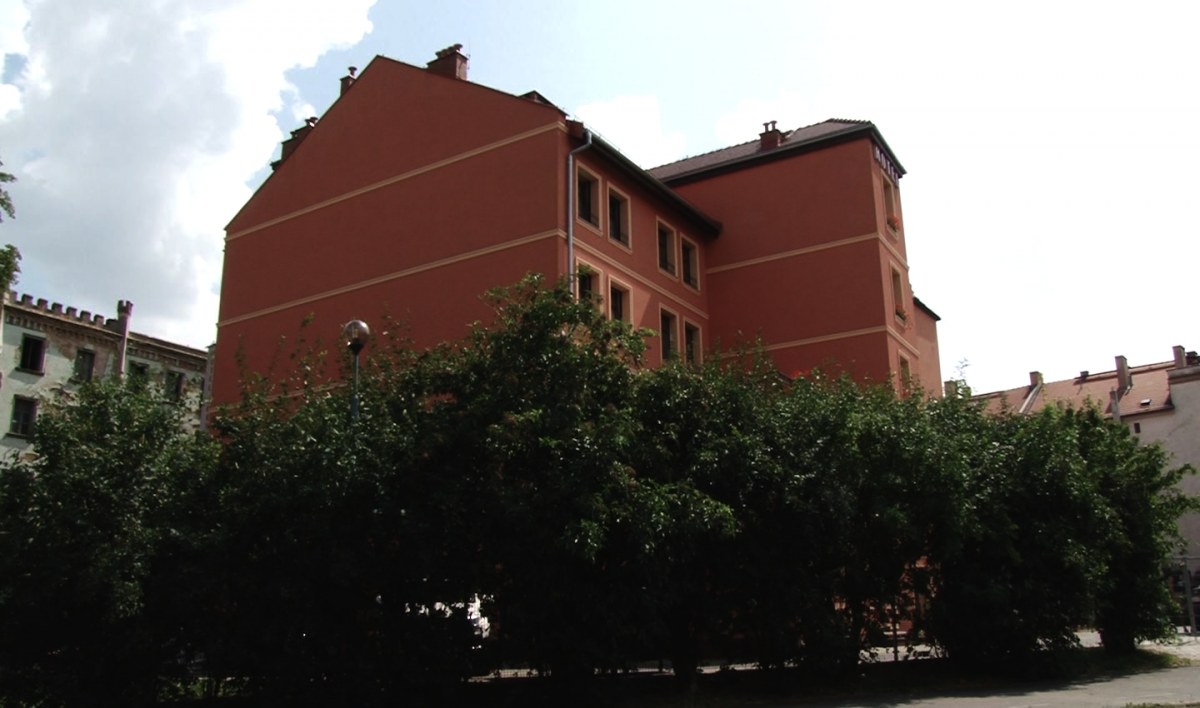 Skoczył z okna hotelu