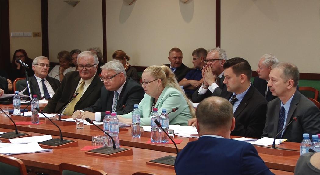 Skarga na dyrektora, a dotyczy decyzji władz miasta