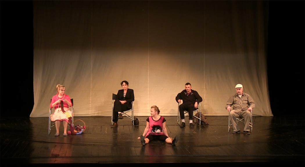 Będą zbierać cegiełki na wyjazd teatralny. Dzisiaj /niedziela/ godz. 18.00