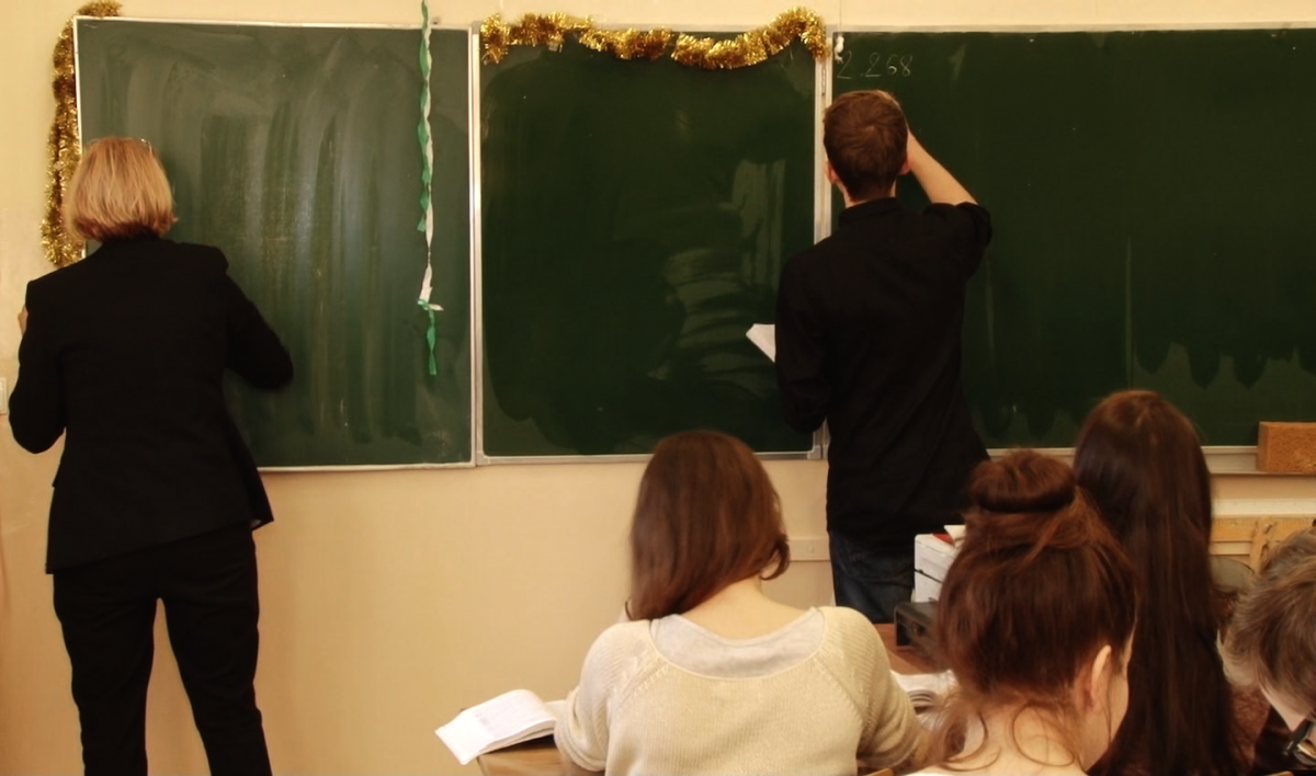 Zwolnienia w legnickich szkołach