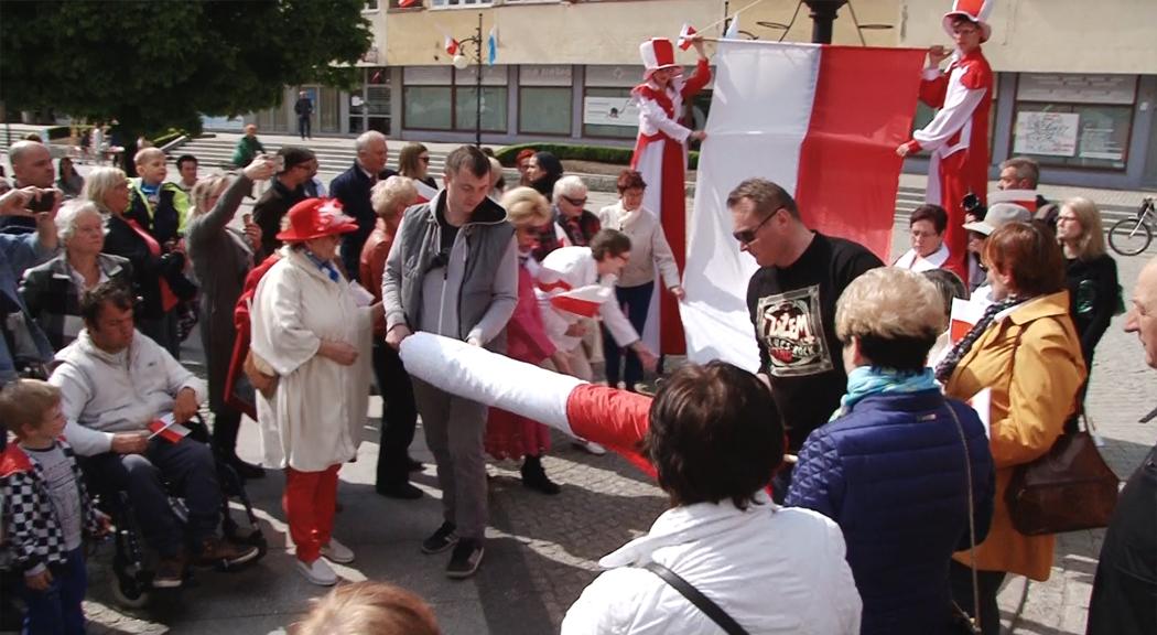 Wspólnie rozwinęli 200-metrową flagę