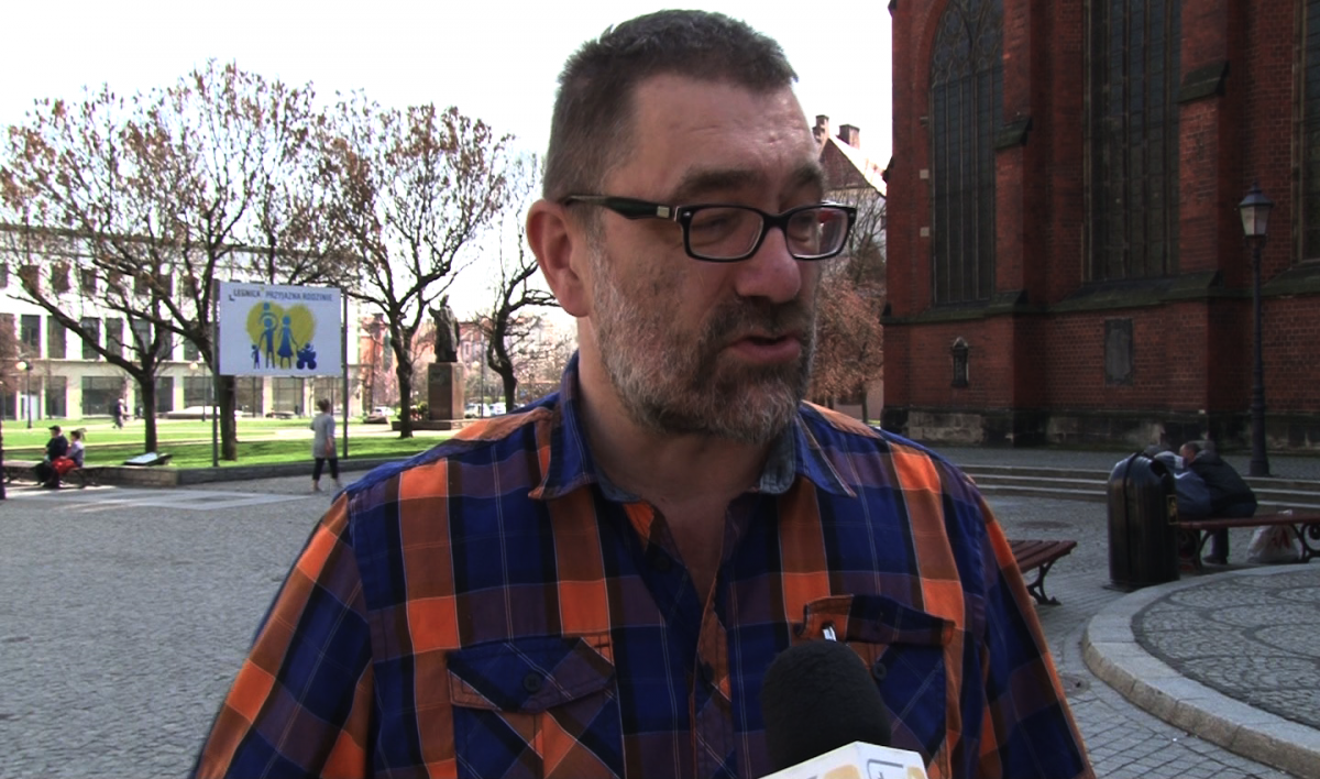 Członkowie KOD-u spisani przez policję za rozdawanie ulotek
