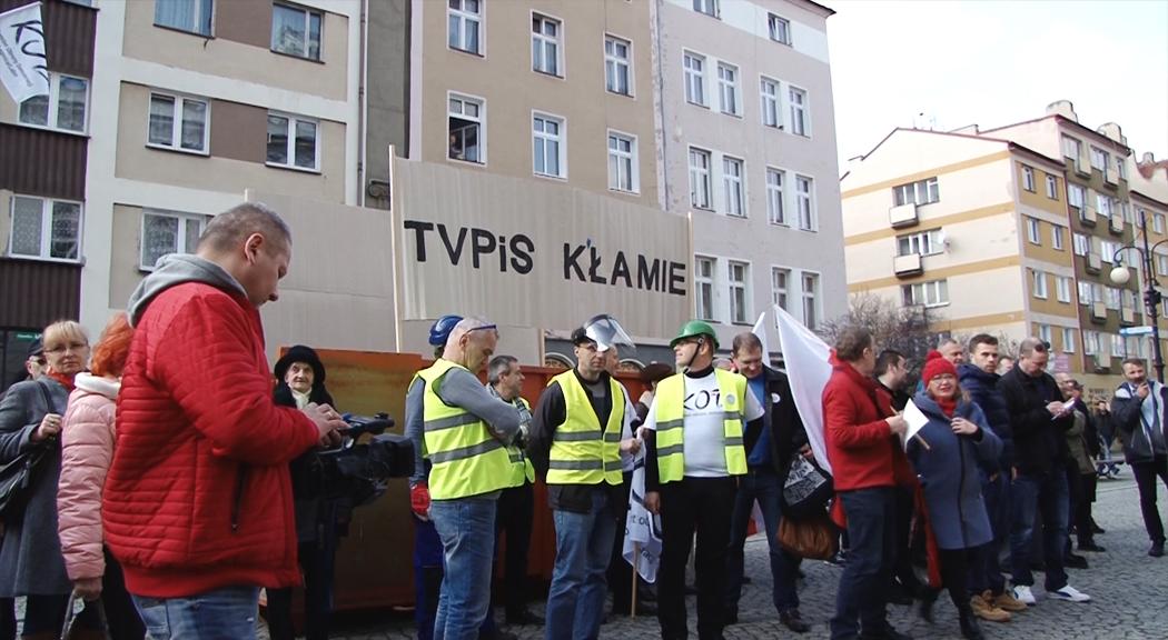 KOD broni publicznych mediów
