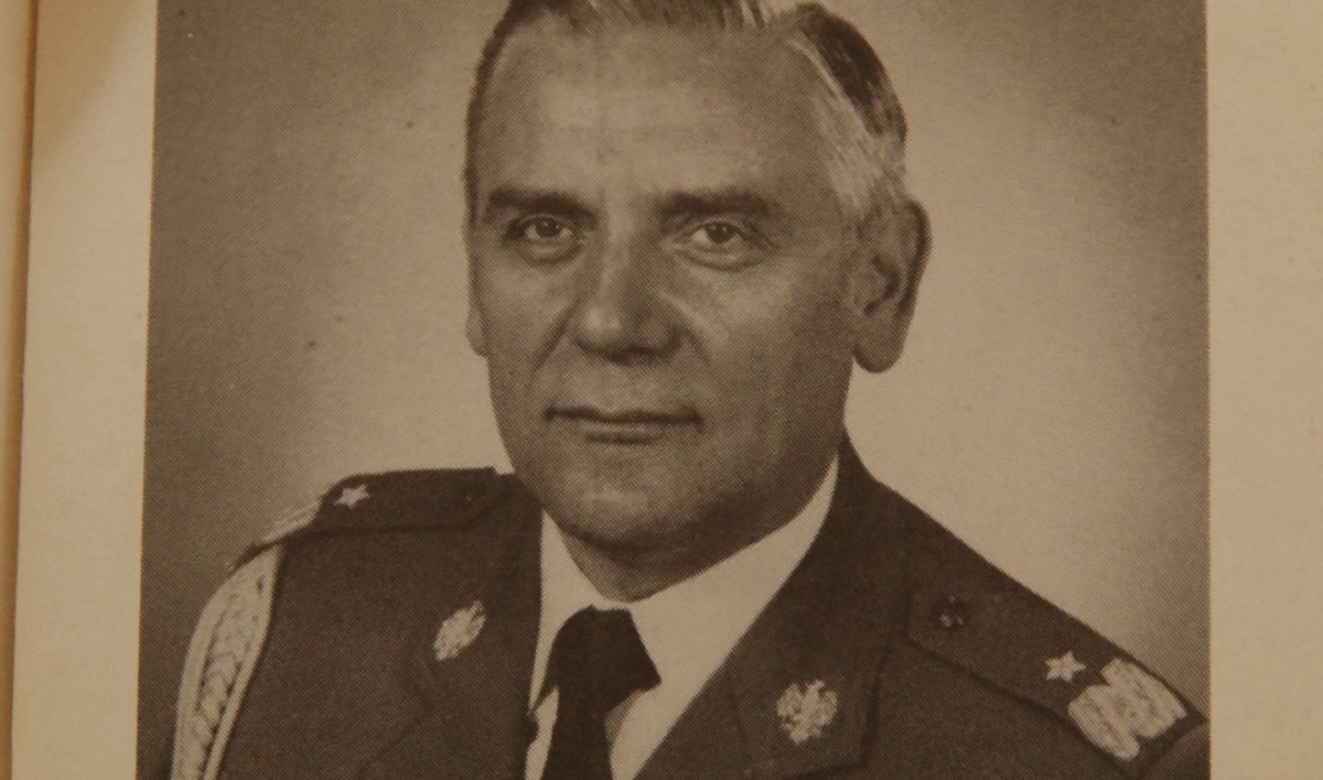 Legnickie tajemnice w teczkach Kiszczaka. Komendant legnickiej milicji pomagał generałowi.