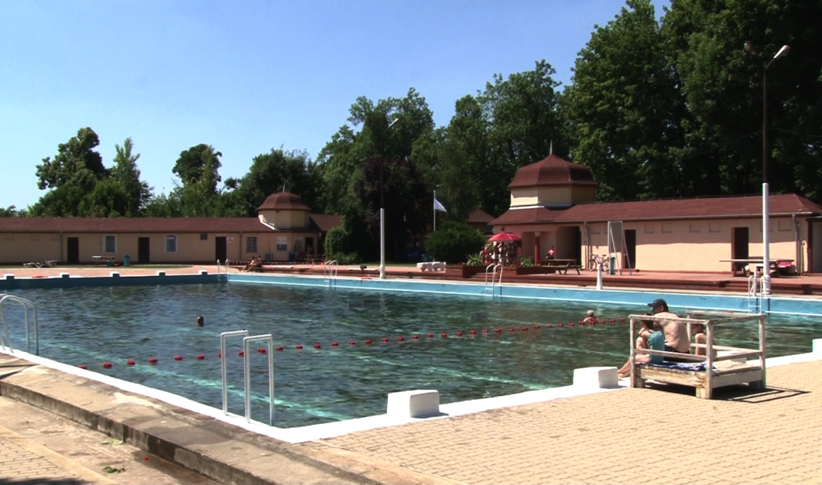 Baseny pod szczególnym kosztownym nadzorem 