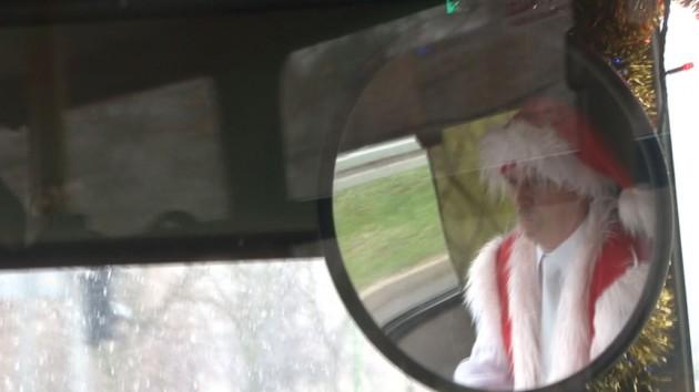 Mikołaj w autobusie