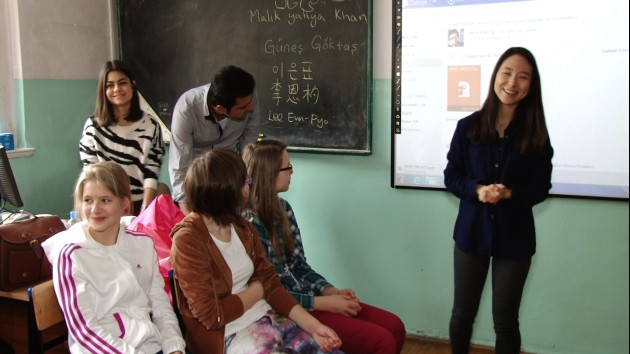 Egzotyczni studenci w legnickim gimnazjum