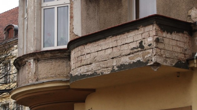 Niebezpiecznie w centrum Legnicy! Interweniuje straż miejska